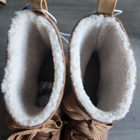 Universal Threads Insulated Boot - Picture 4 of 6